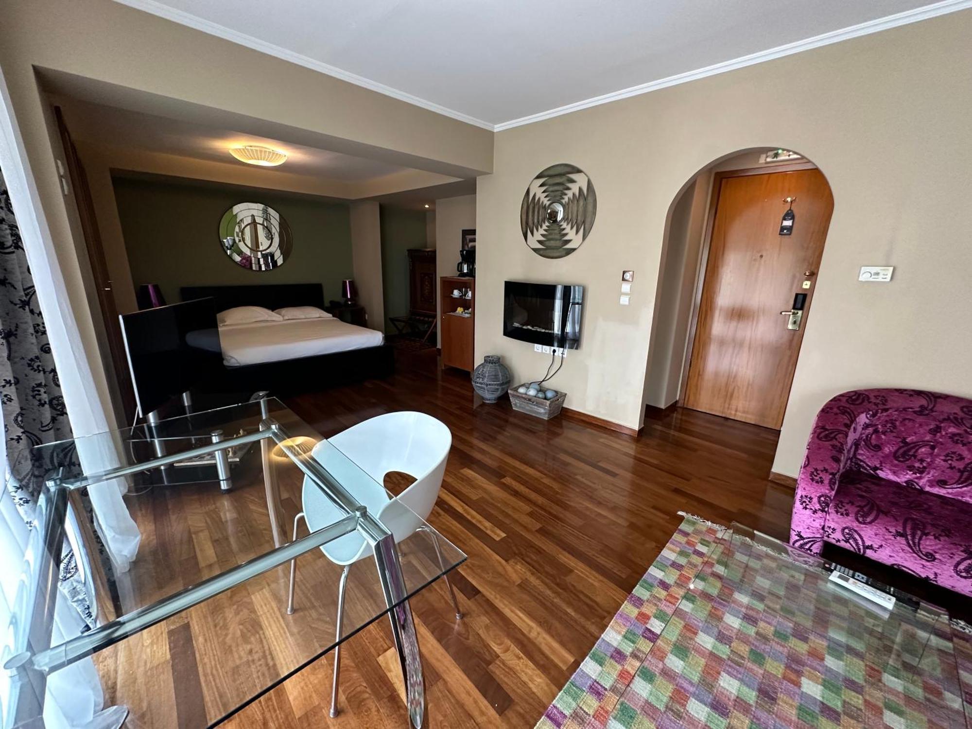 แอนโดรเมดา สวีท แอนด์ อพาร์ตเมนต์ Aparthotel เอเธนส์ ภายนอก รูปภาพ