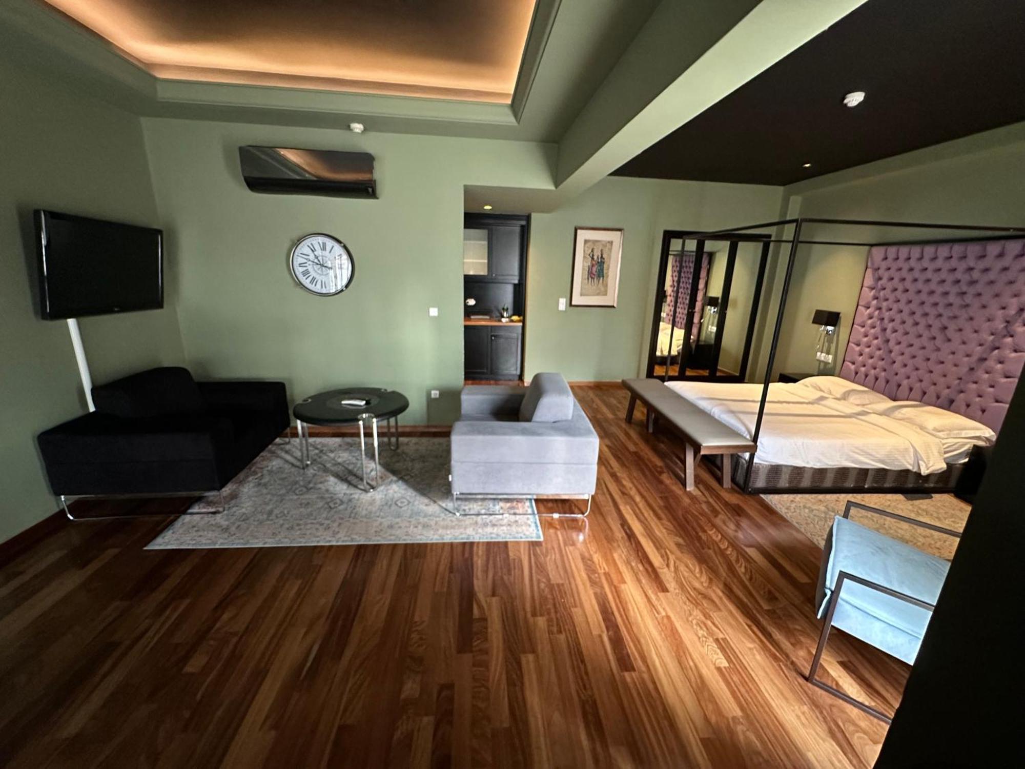 แอนโดรเมดา สวีท แอนด์ อพาร์ตเมนต์ Aparthotel เอเธนส์ ภายนอก รูปภาพ