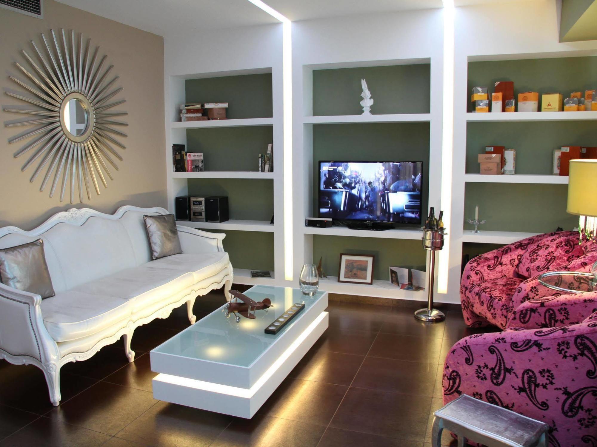 แอนโดรเมดา สวีท แอนด์ อพาร์ตเมนต์ Aparthotel เอเธนส์ ภายนอก รูปภาพ